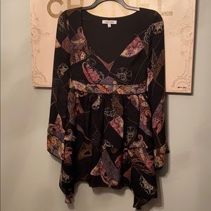 Elizabeth & James Silk, Flare Sleeve Tunic